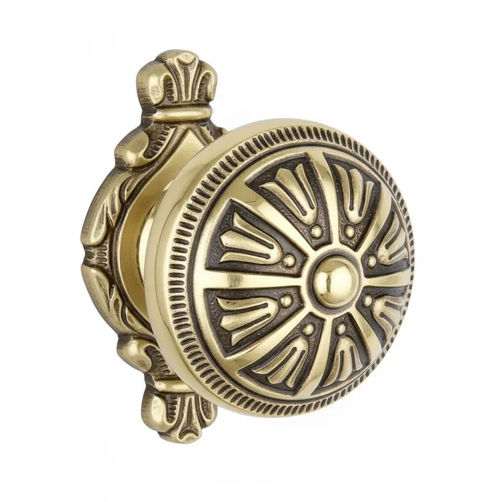 Balmoral Center door fixed knob 3.6 in . Classica collection.