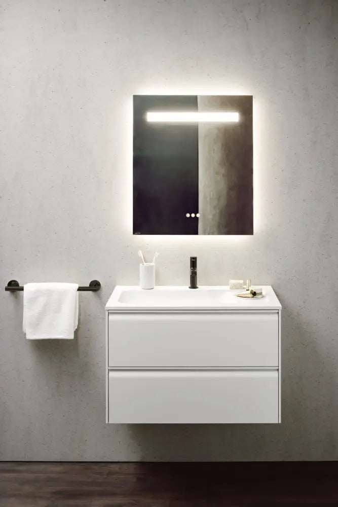 matte blak medium towel bar