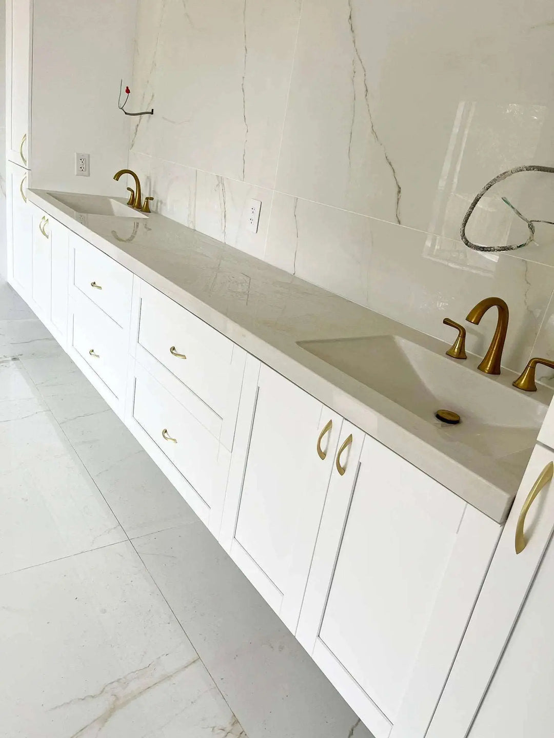 South Miami Project. Master bathroom vanity 160 inches. Shaker door matte white. Resin gelcoat glossy countertop sink console, double sink, integrated, 3 holes for faucets.