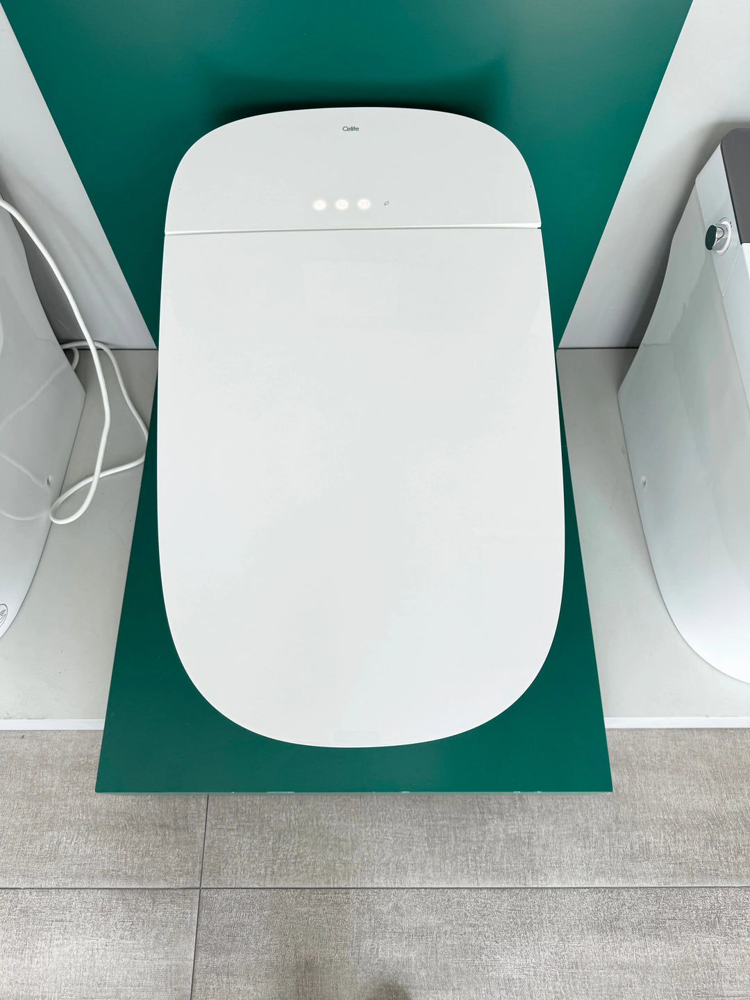 Zenix square Smart Toilet, Floor Mount, White Vitreous China. Roca